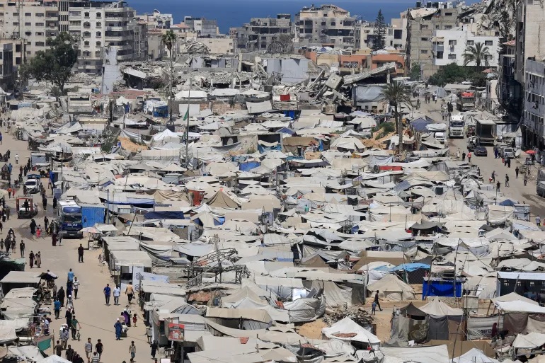 Gaza tents displaced Palestinians 